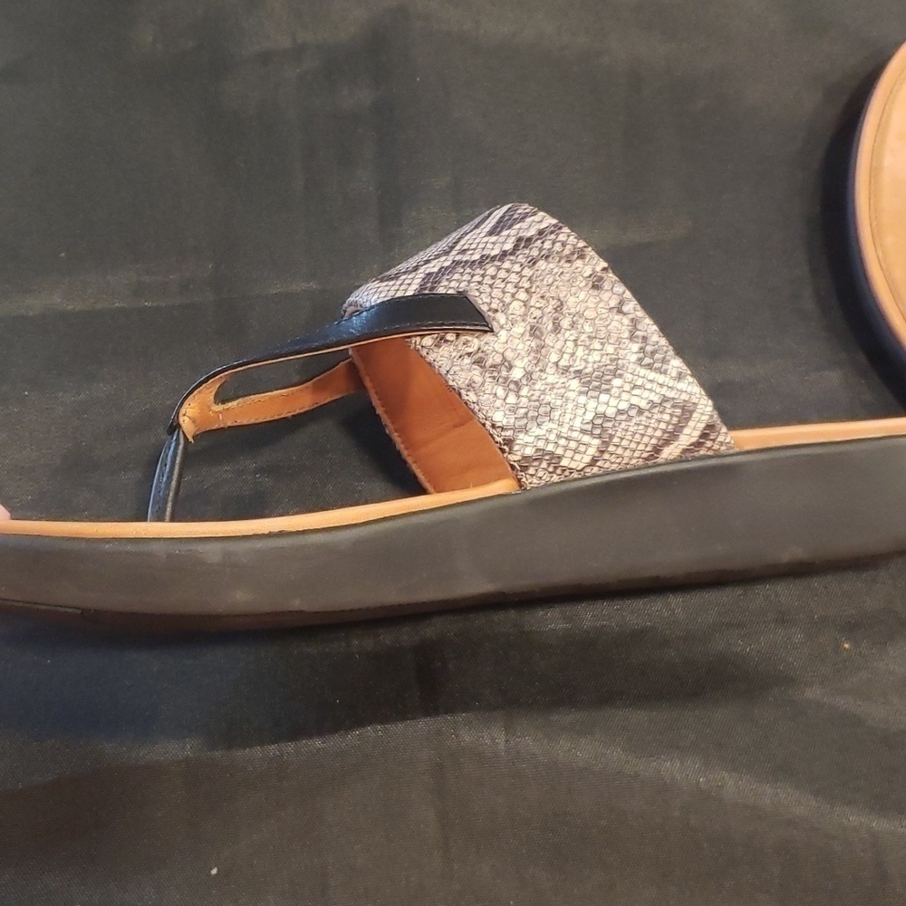 Fitflop Delta Toe thong Snakeskin sandal - Picture 9 of 9